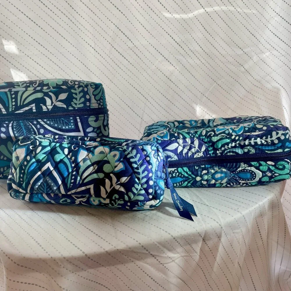 Brand New Vera Bradley Travel Toiletry/Cosmetic Case - Picture 4 of 4